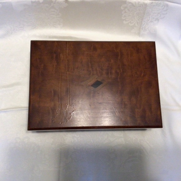 Burled veneer 19th century lap desk. - Picture 9 of 11